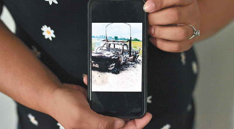 Así quedó la camioneta que compró Alberto Martínez, después de pasar por la zona rural de Cúcuta. / Jose Vargas