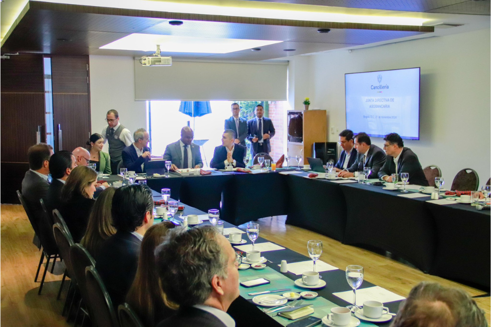 “Colombia quiere o aspira a ser un poder intermedio”: canciller Murillo