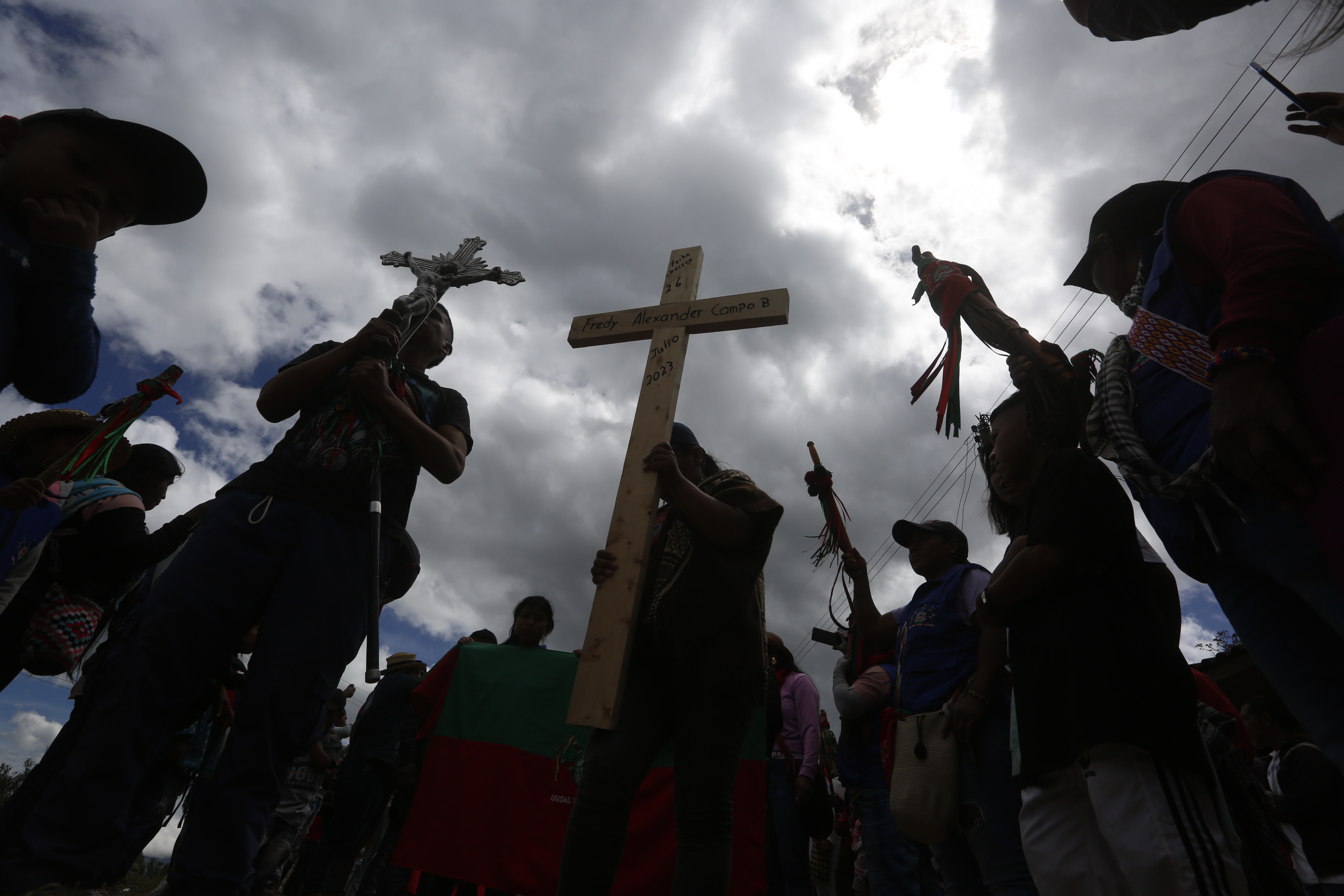¿Qué hay detrás de la violencia en el Cauca? Habla líder indígena Eduin Capaz