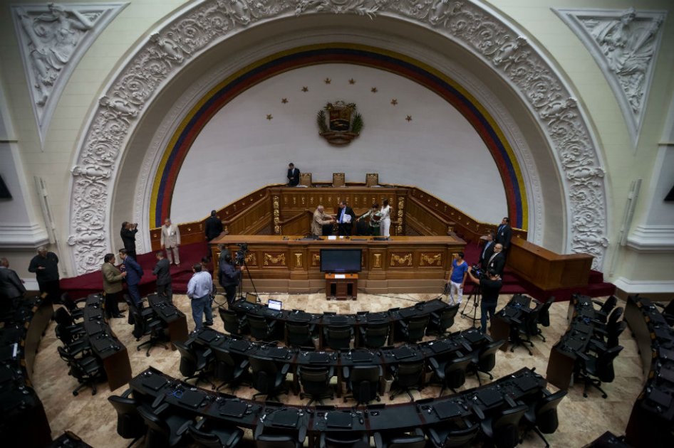 Oposición venezolana da un paso atrás para no perder legitimidad de sus mayorías