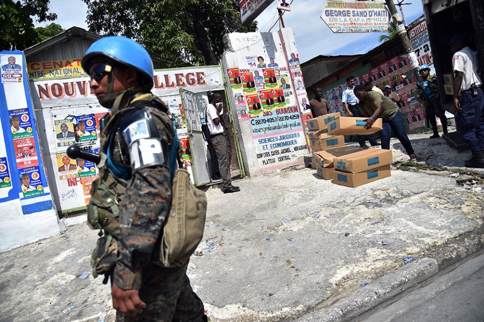 Guatemaltecos votan en segunda ronda de elección presidencial