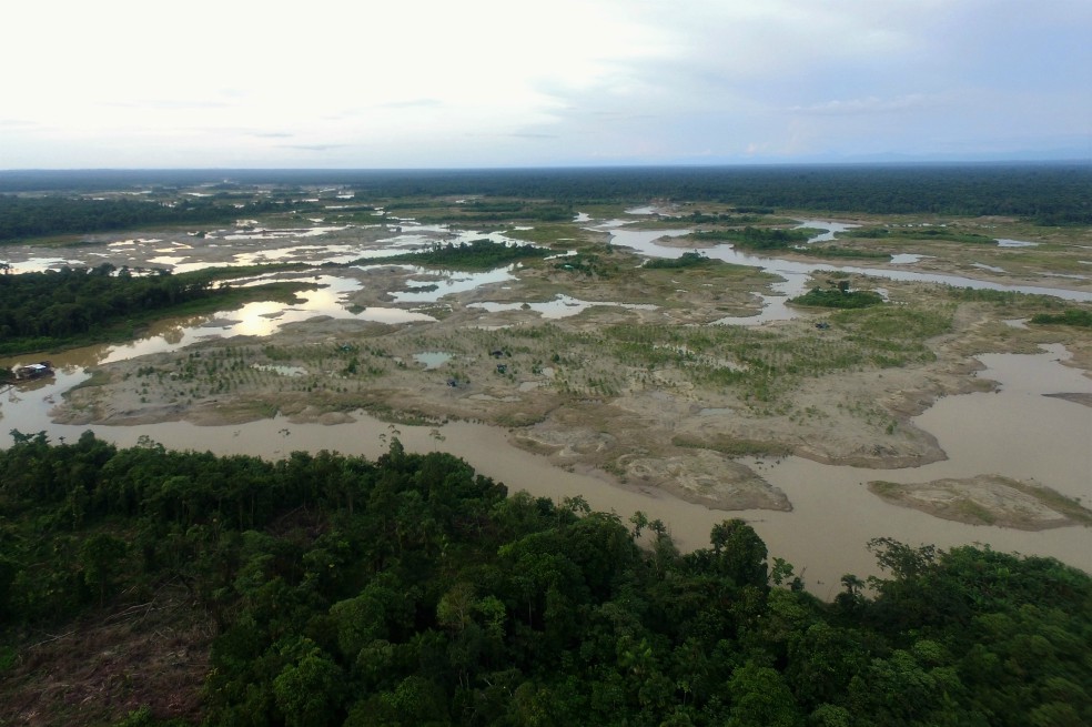 Ordenan suspender toda la minería en uno de los ríos más importantes de Chocó