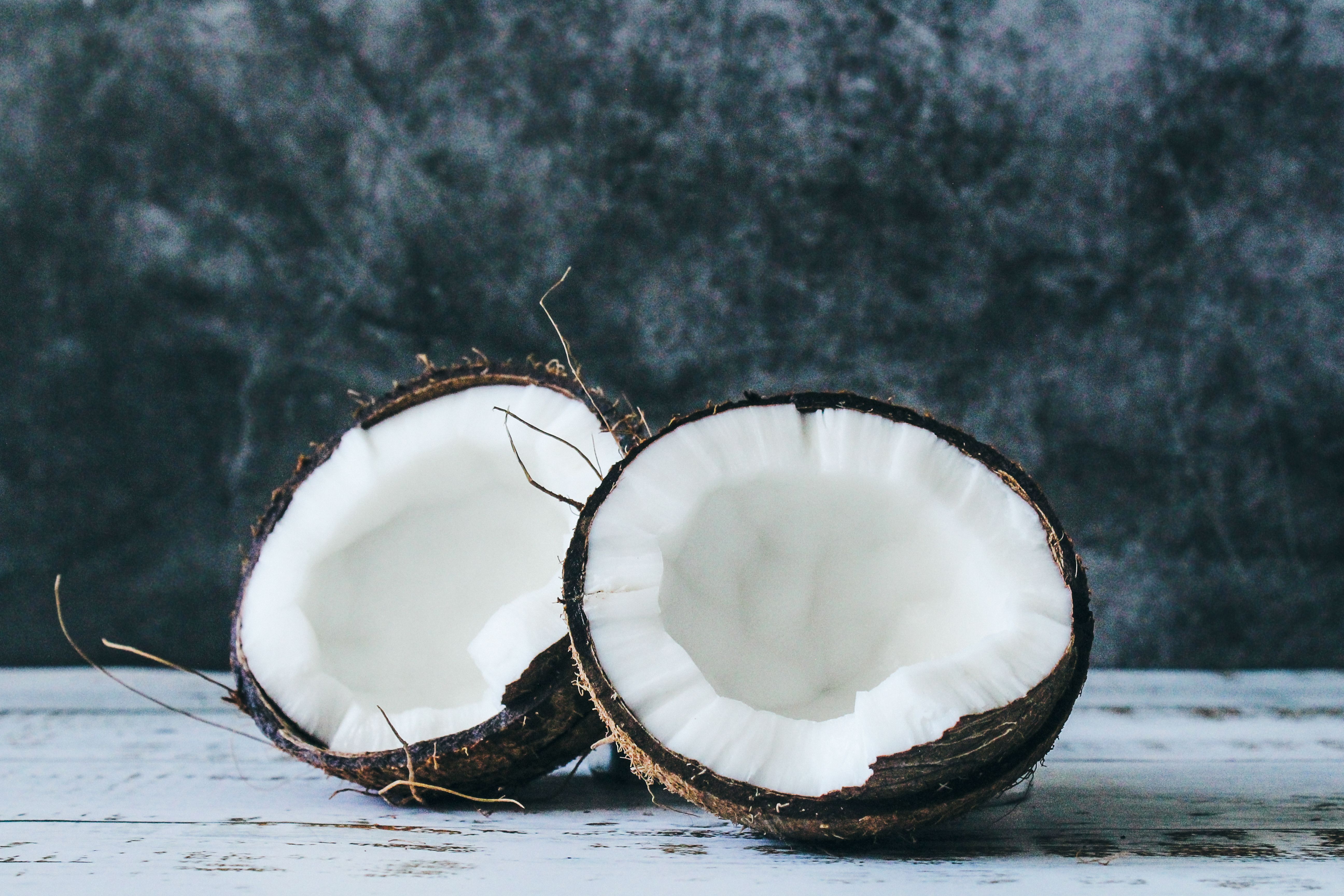 Ocho cosas que puedes hacer con un coco: desde harina hasta aceite