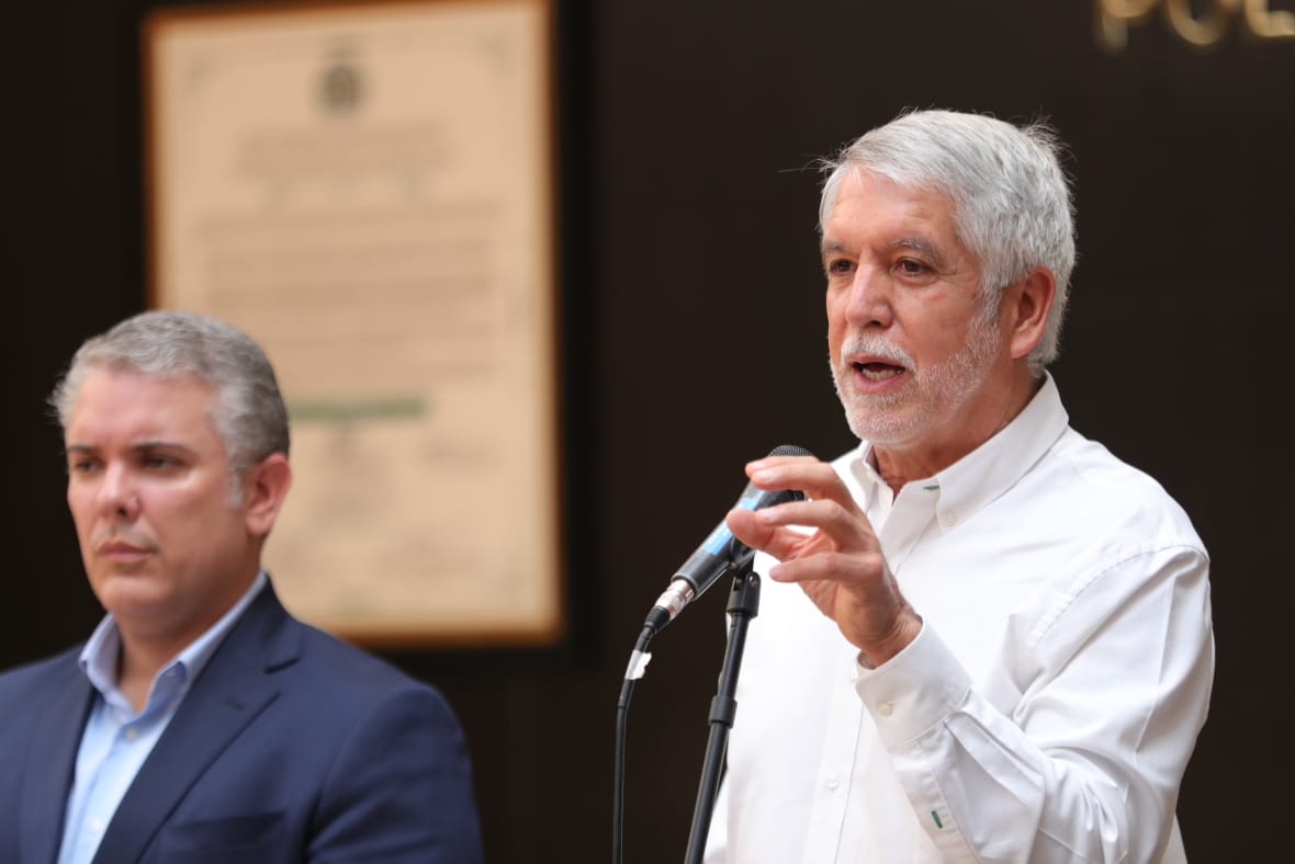 «Tenemos que unirnos, estamos enfrentando un complot organizado»: Peñalosa