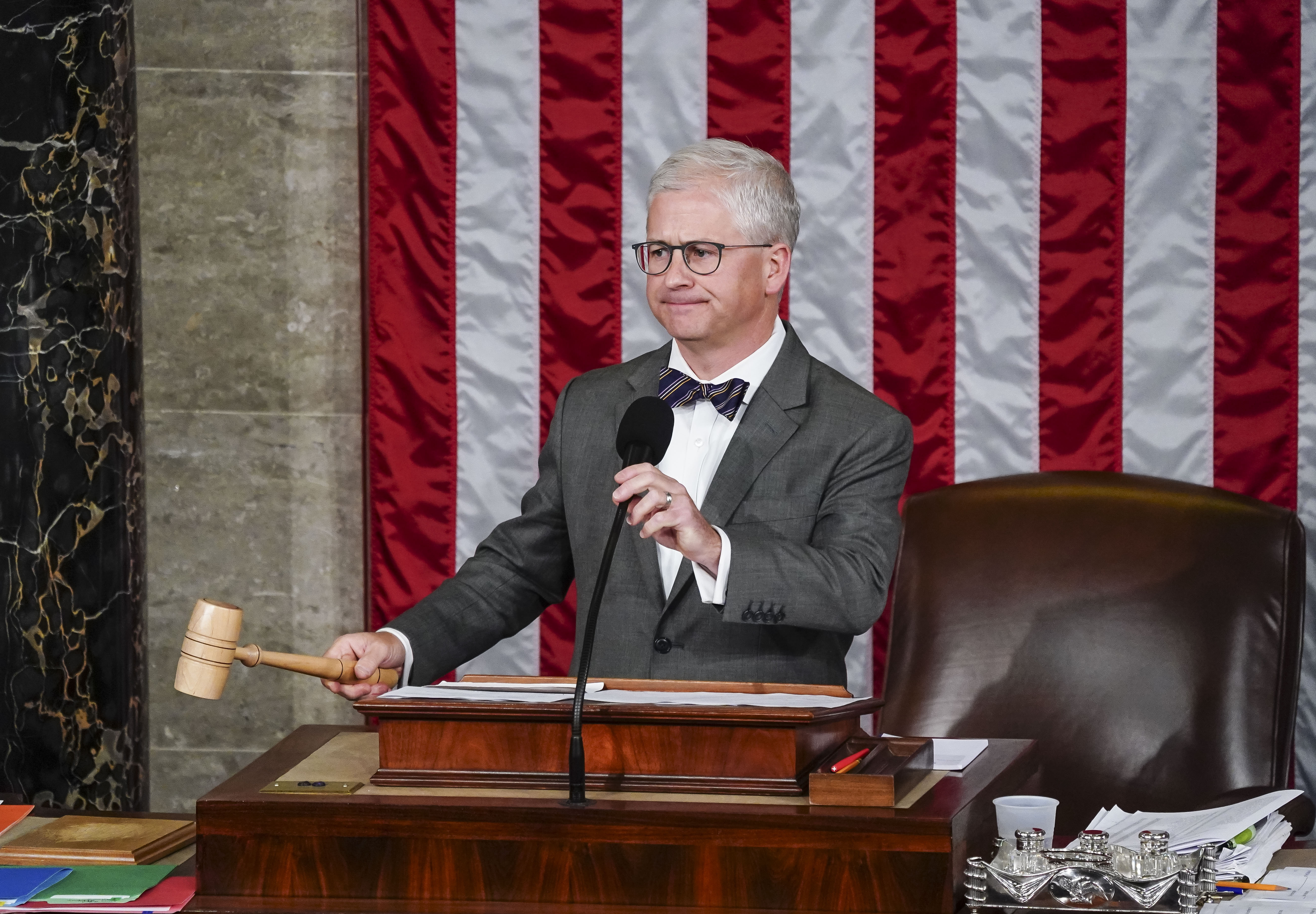 Washington (United States), 17/10/2023.- US House Speaker pro tempore Patrick McHenry announces the result of a vote on the House floor on electing Republican Representative of Ohio Jim Jordan the next Speaker of the House in the US Capitol in Washington, DC, USA, 17 October 2023. The House of Representatives has gone nearly two weeks without a speaker, after ousting former leader McCarthy, and Jordan did not win enough support after the first round of voting to take the position. (Jordania) EFE/EPA/SHAWN THEW