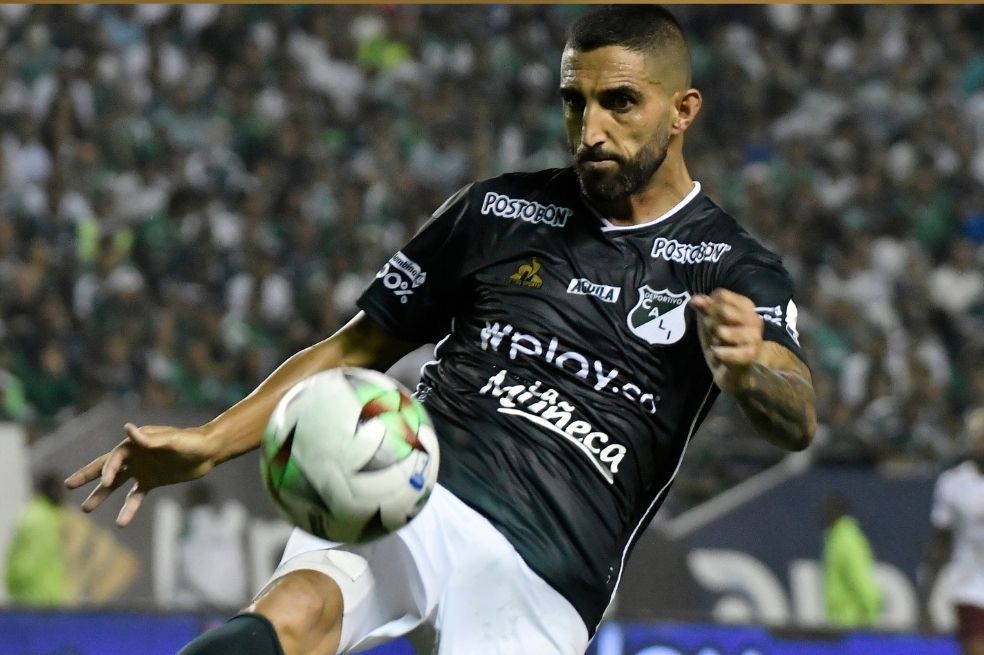 Hernán Menosse, central uruguayo.