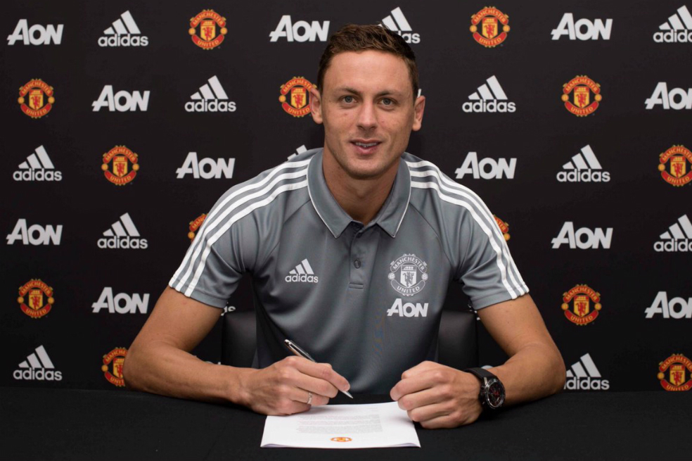 Nemanja Matic pasó del Chelsea al Manchester United por 44 millones de euros