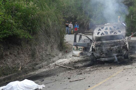 Dos policías mueren en ataque a patrulla en Cauca