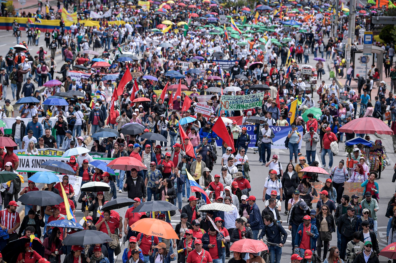Este lunes 17 junio,  Federación Colombiana de Trabajadores de la Educació (Fecode) realizó a “Gran toma en defensa de la educación pública” para expresar su rechazo contra el proyecto de la Ley Estatutaria de Educación.