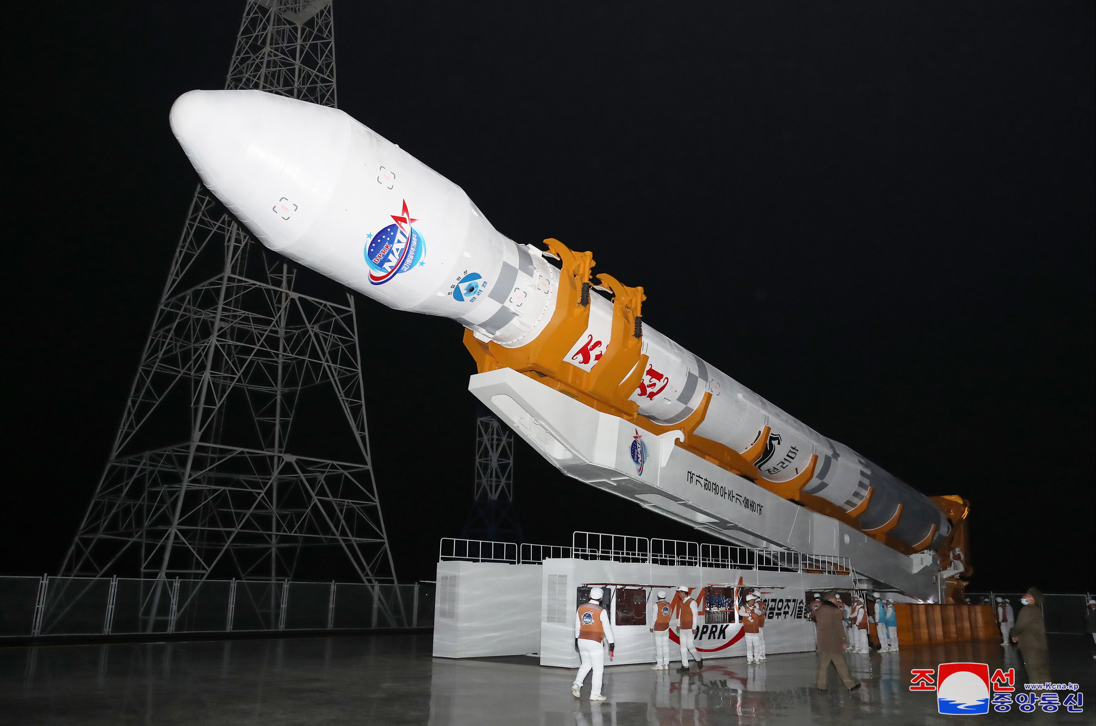 Cholsan County (Korea, Democratic People''s Republic Of), 21/11/2023.- A photo released by the official North Korean Central News Agency (KCNA) on 22 November 2023 shows the launch of a new-type carrier rocket 'Chollima-1' carrying the reconnaissance satellite 'Malligyong-1' at the Sohae Satellite Launching Ground in Cholsan County, North Phyongan Province, North Korea, 21 November 2023. According to KCNA, North Korea's National Aerospace Technology Administration (NATA) has successfully launched the carrier rocket 'Chollima-1' and 'accurately put the reconnaissance satellite 'Malligyong-1' on its orbit at 22:54:13, 705s after the launch'. EFE/EPA/KCNA EDITORIAL USE ONLY EDITORIAL USE ONLY