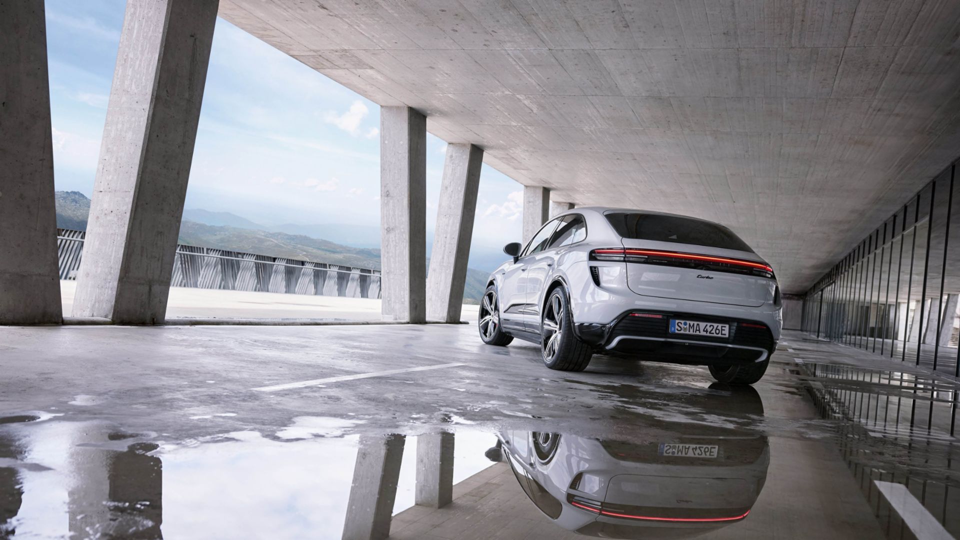 Los nuevos deportivos eléctricos de Porsche para Colombia en 2024