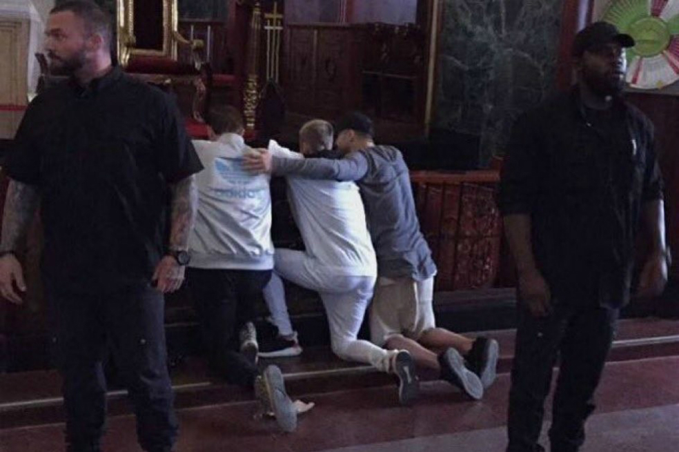 Antes de su concierto, Justin Bieber subió a Monserrate a rezar