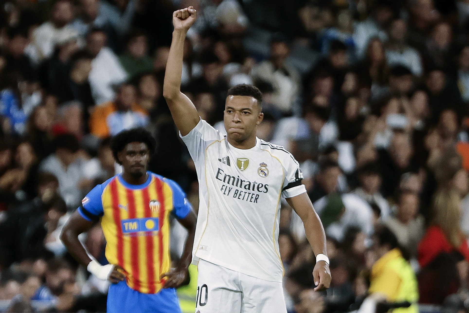 Real Madrid goleó a Valencia y se afianzó en la cima de LaLiga