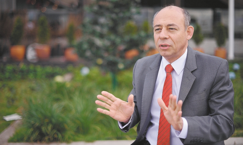 La disyuntiva de Giovanni Álvarez, el fiscal de la JEP