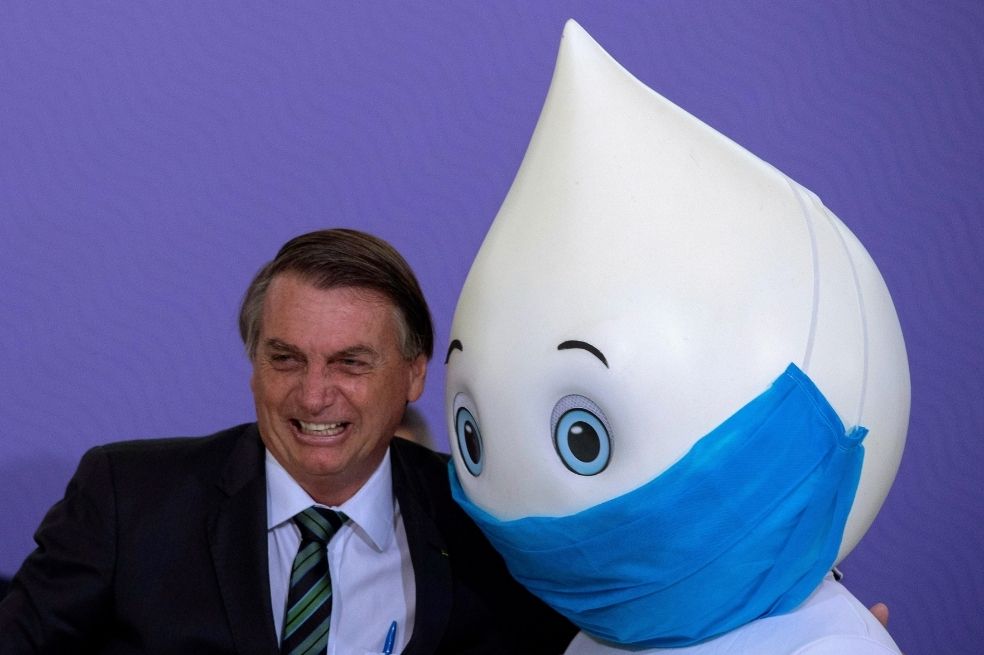 Jair Bolsonaro dice que la mejor vacuna contra el coronavirus es el propio virus