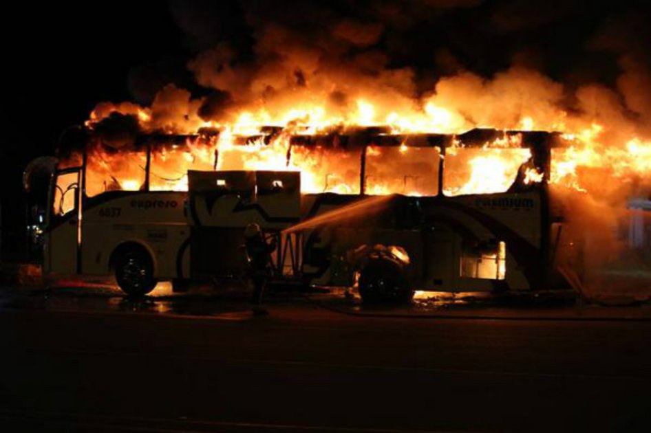 Bus se incendió en vía Medellín-Barbosa