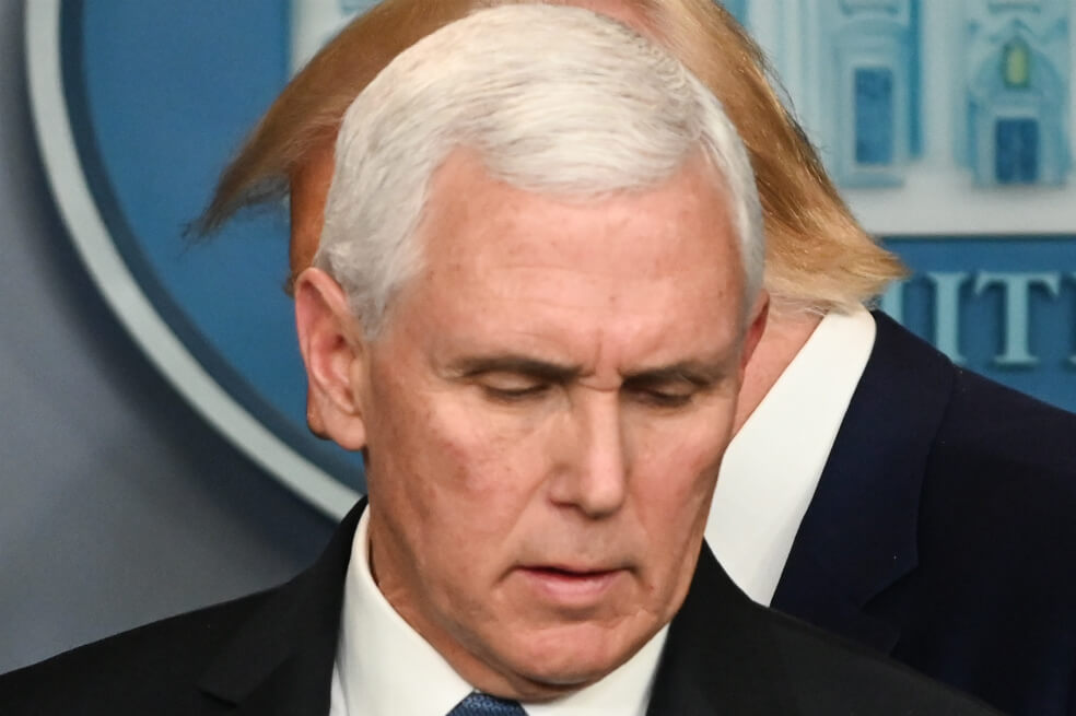 Mike Pence, vicepresidente de Estados Unidos, en compañía del presidente Donald Trump. / AFP