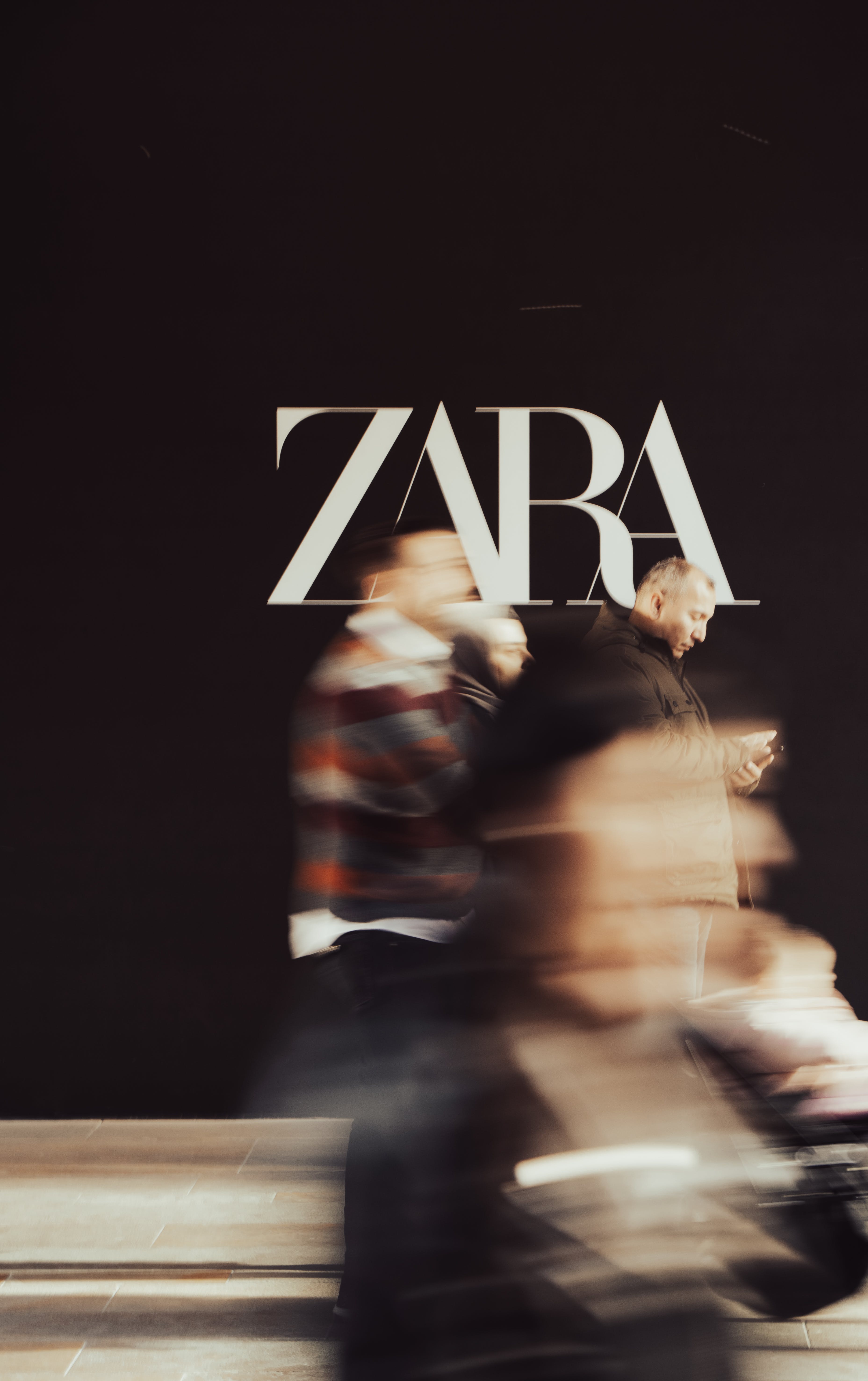 Zara retira campanha acusada de se inspirar em imagens de Gaza - Folha PE