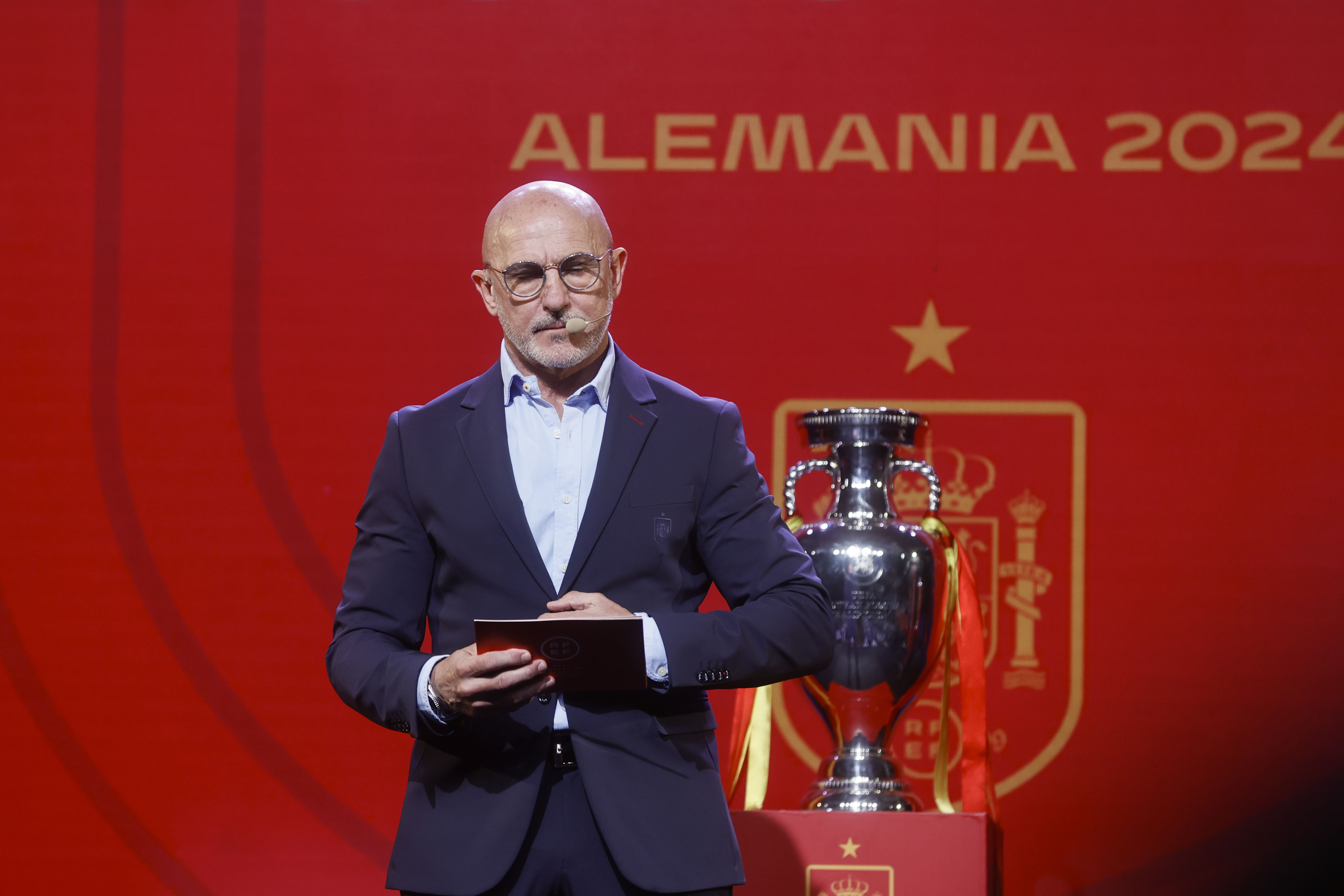 LAS ROZAS (MADRID), 27/05/2024.- El seleccionador español, Luis de la Fuente, anuncia la primera lista de 29 jugadores convocados para la disputa de la Eurocopa 2024, este lunes en la Ciudad del Fútbol de Las Rozas (Madrid).