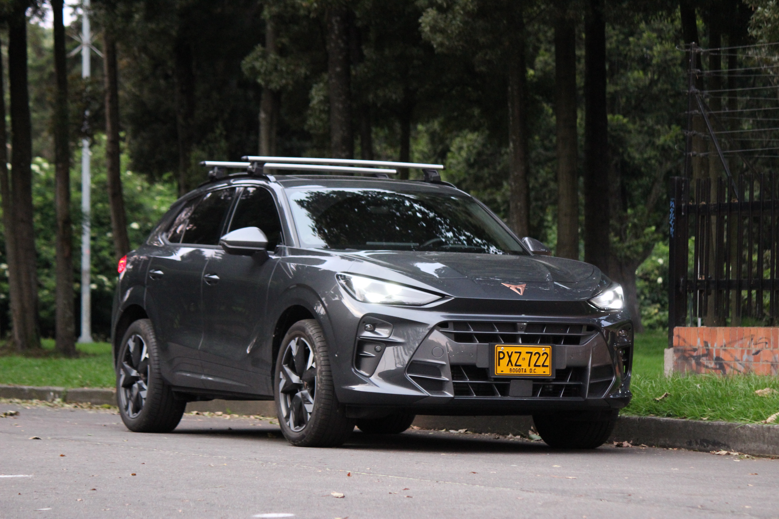 El nuevo Cupra Terramar (híbrido ligero) ya está disponible en Colombia: Reseña
