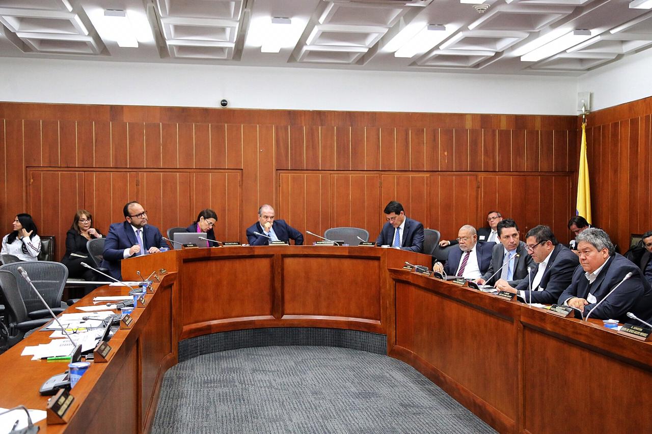 Comisión Quinta de Senado modera posición sobre el "fracking"