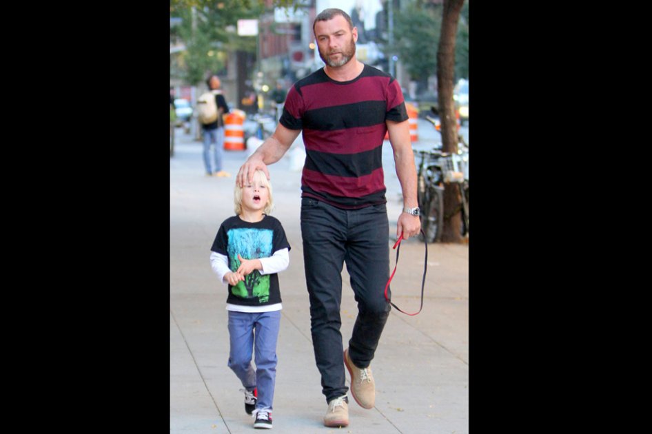 Liev Schreiber junto a su hijo Alexander. 