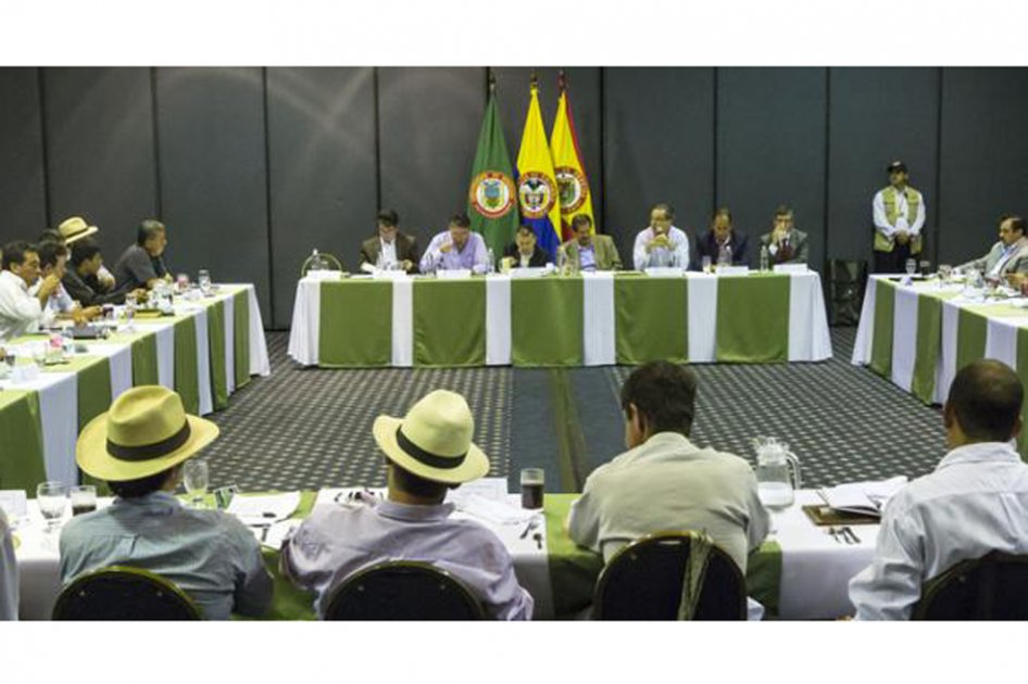 Gobierno y cafeteros suspenden temporalmente los diálogos