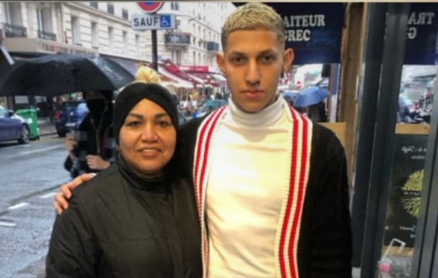 Vendiendo tamales, madre e hijo víctimas de violencia en Colombia renacen en París