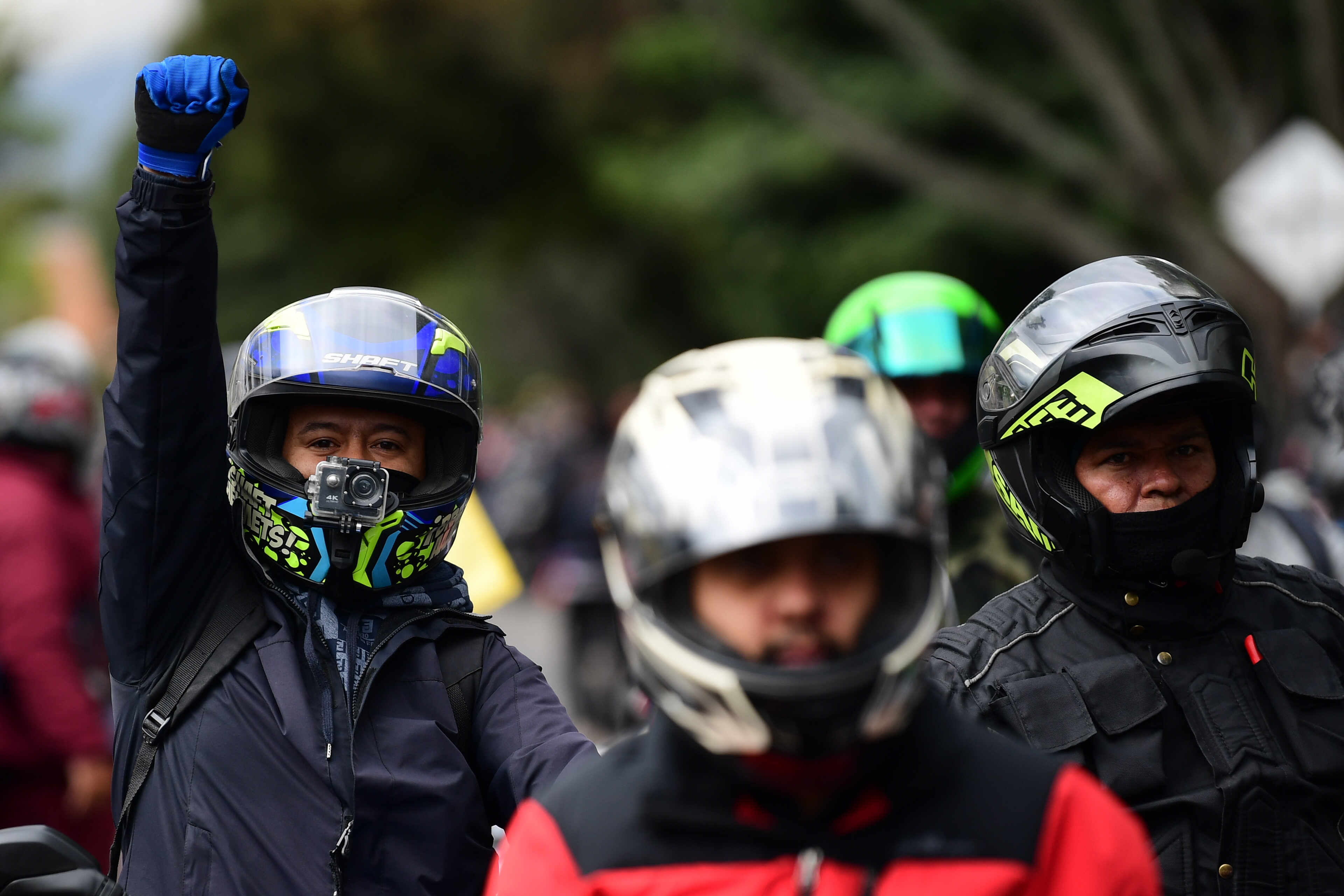 ¿Es legal modificar el casco de la moto en Colombia? Alteraciones prohibidas