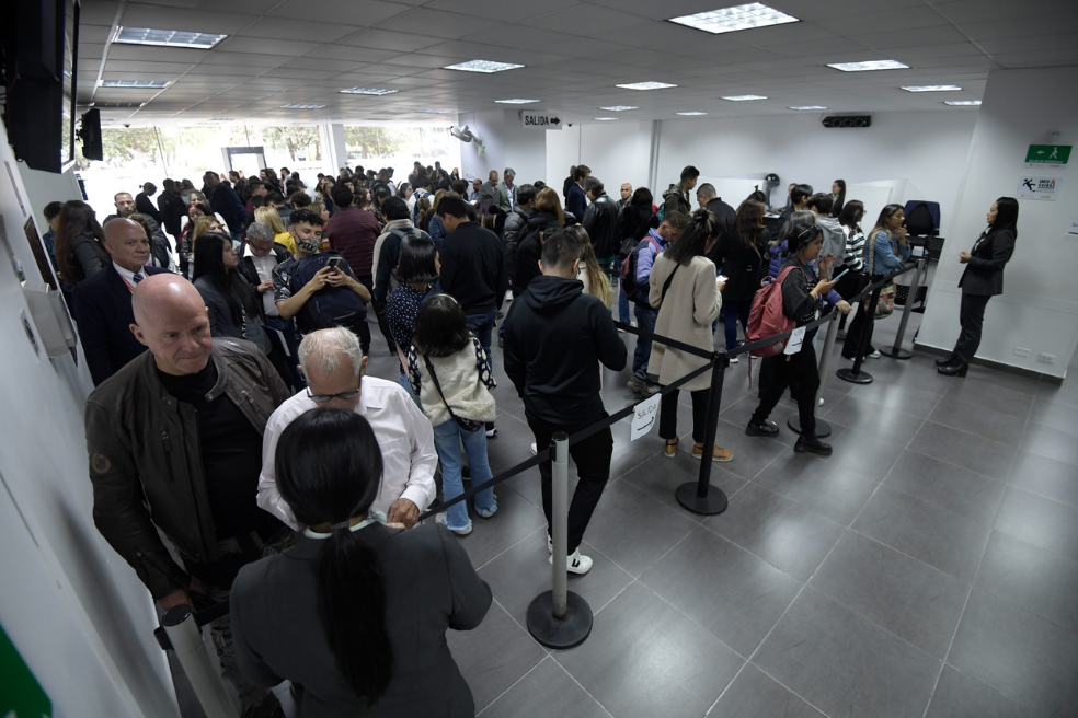 Procuraduría alerta que Colombia podría vivir crisis de suministro de pasaportes