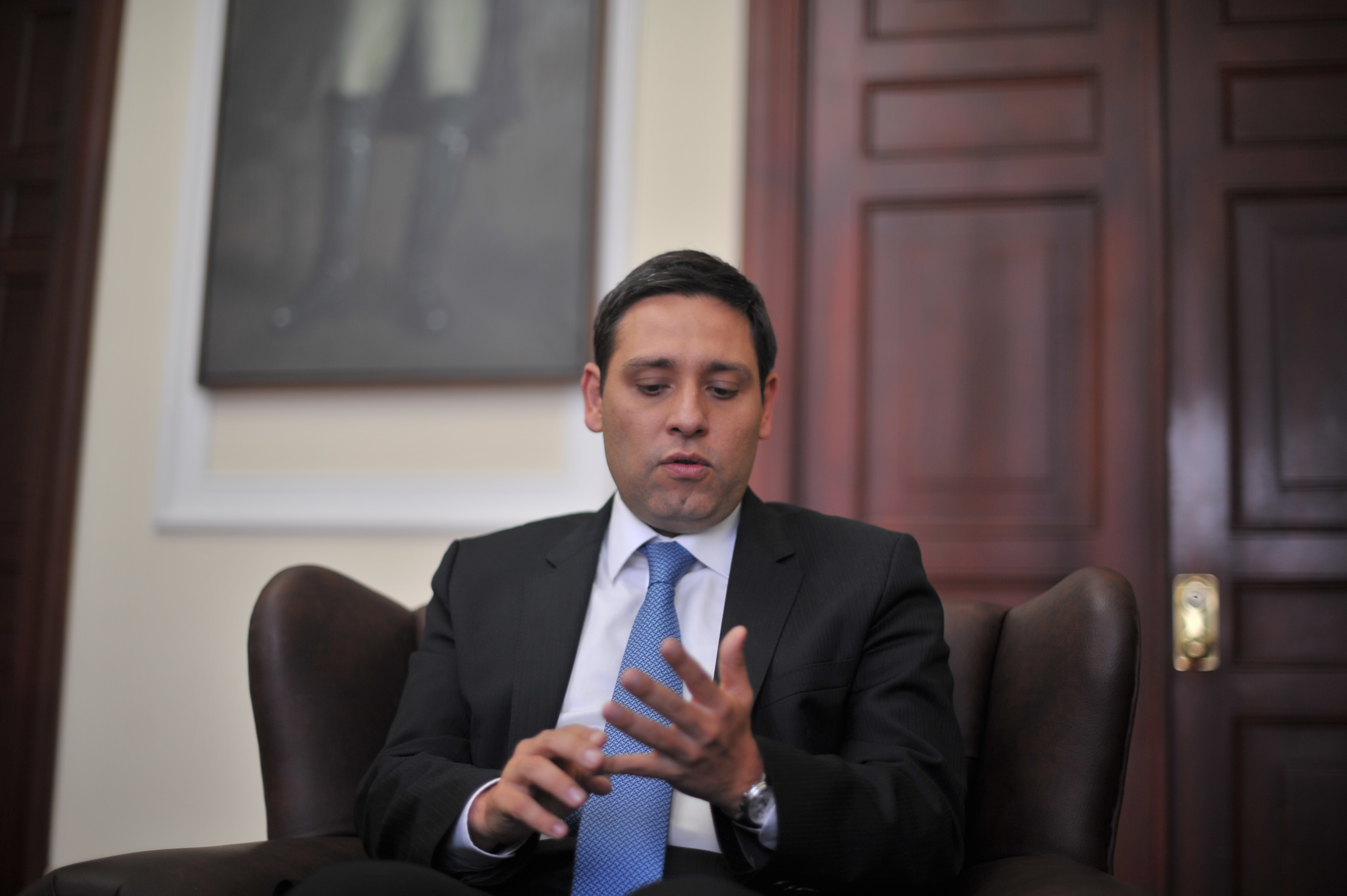 Lizcano se defiende de críticas del Pacto por apoyo a Noboa en Ecuador