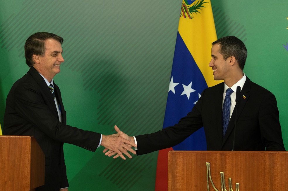 El mandatario de Brasil, Jair Bolsonaro, se reunió con Juan Guaidó, jefe del Parlamento de Venezuela en Brasilia.  / EFE