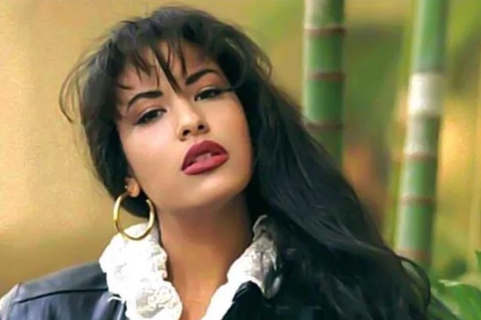 Selena Quintanilla: los 5 looks con los que rompió las reglas y siguen en tendencia
