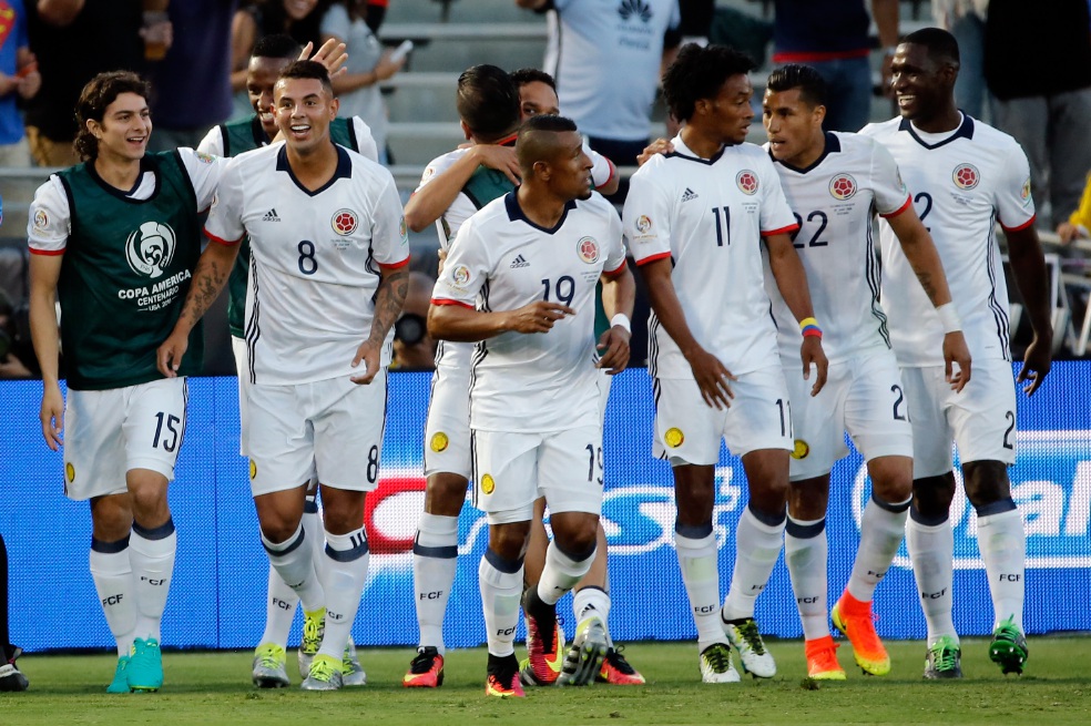 Los jugadores de Colombia esperan celebrar frente a Costa Rica, como lo hicieron con EE. UU. y Paraguay. / Efe