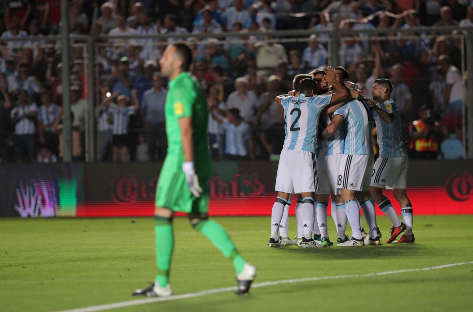 A remar contra la corriente: Colombia perdió 3-0 en su visita a Argentina