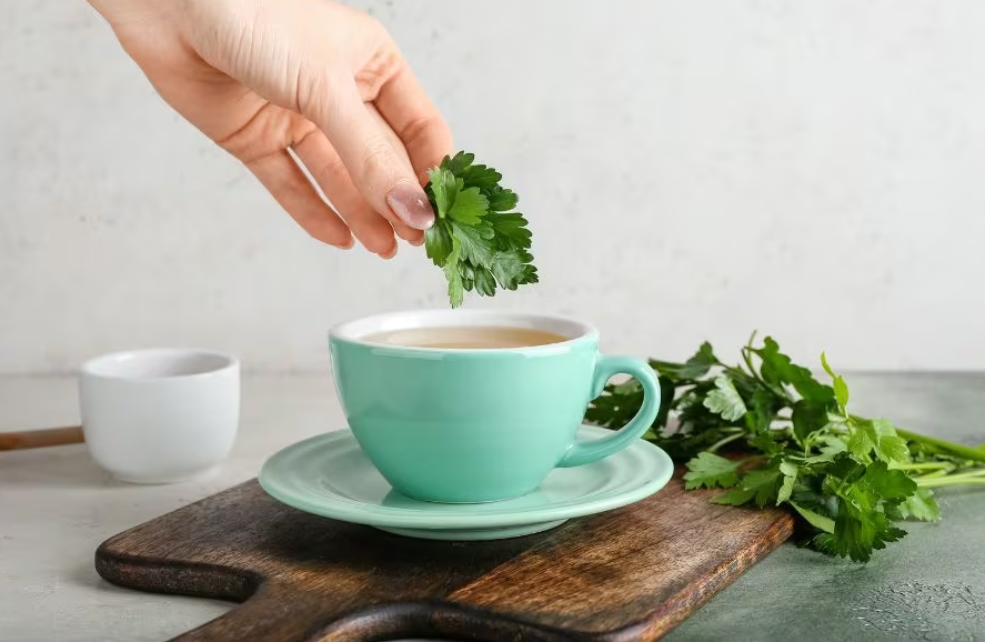 Limpia la grasa de tus riñones con este remedio casero de perejil