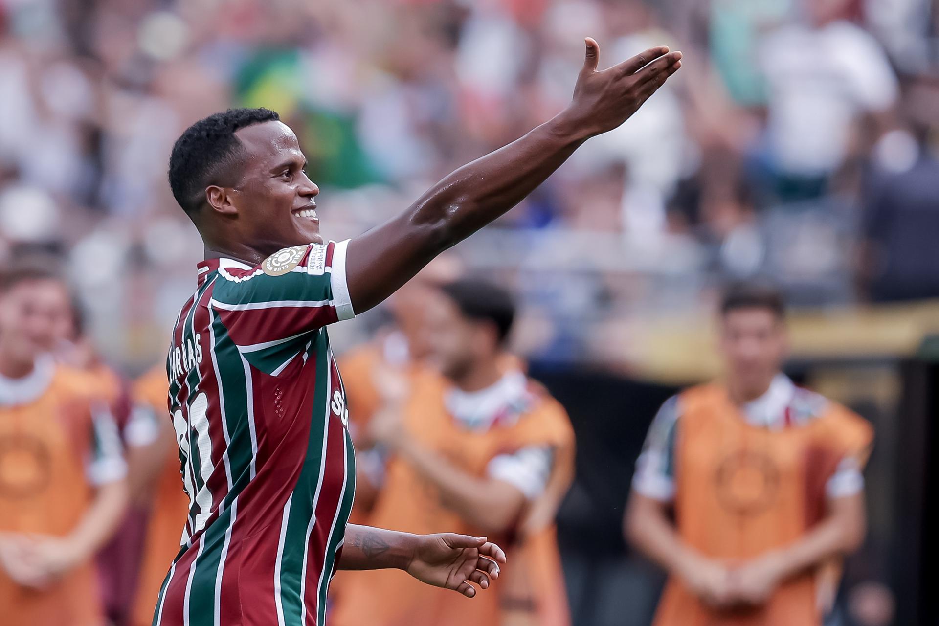 ¡Golazo colombiano! Jhon Arias marcó de tiro libre con Fluminense en el Mundial