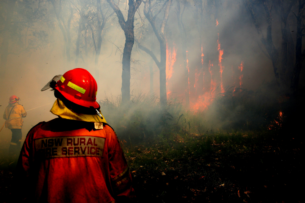 Clima extremo causa inundaciones e incendios en el este de Australia