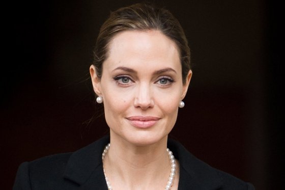 Angelina Jolie se extirpó los senos para evitar cáncer de mama