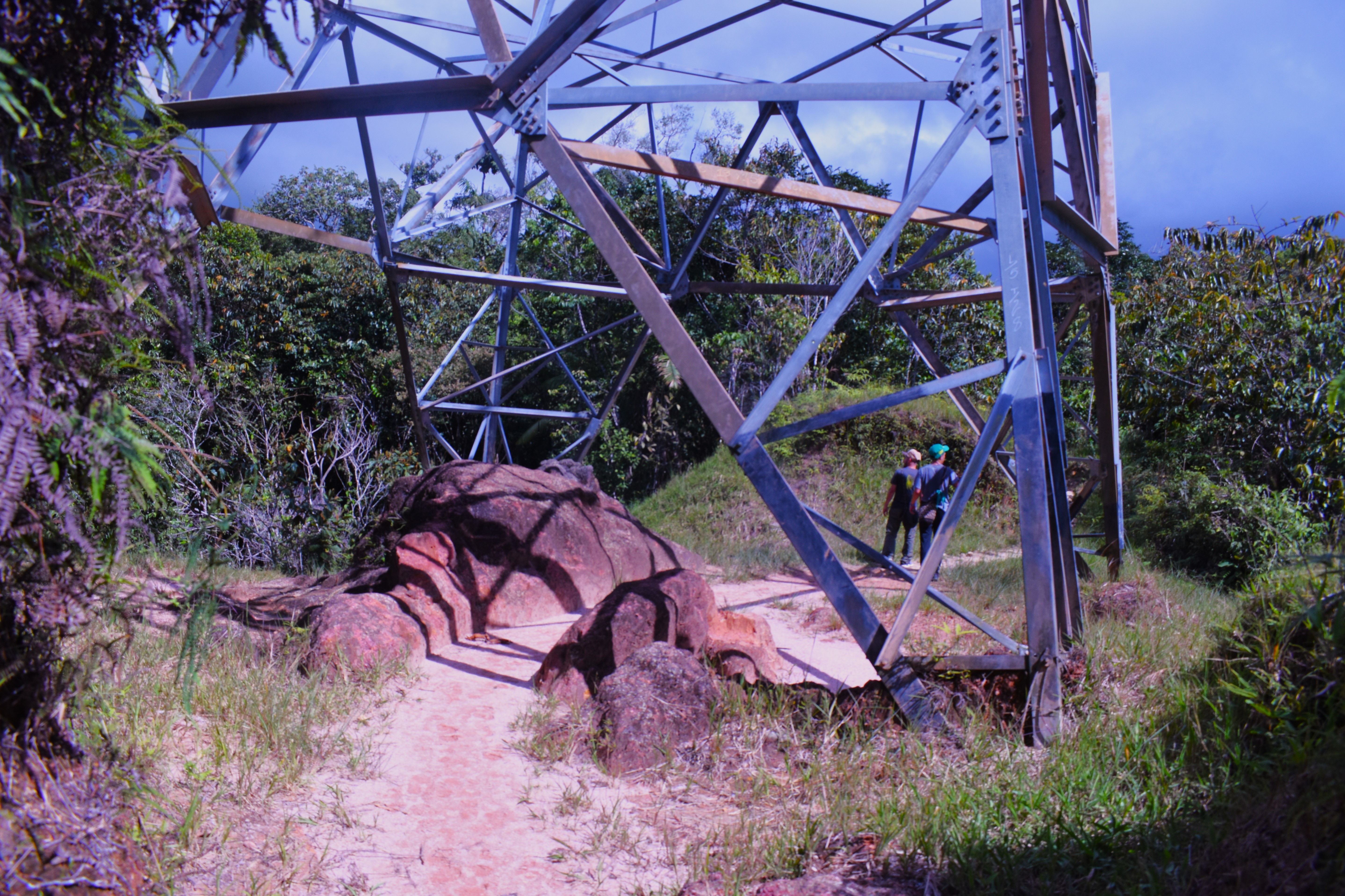 Energía hidroeléctrica a costa de víctimas: un dilema de desarrollo en Antioquia