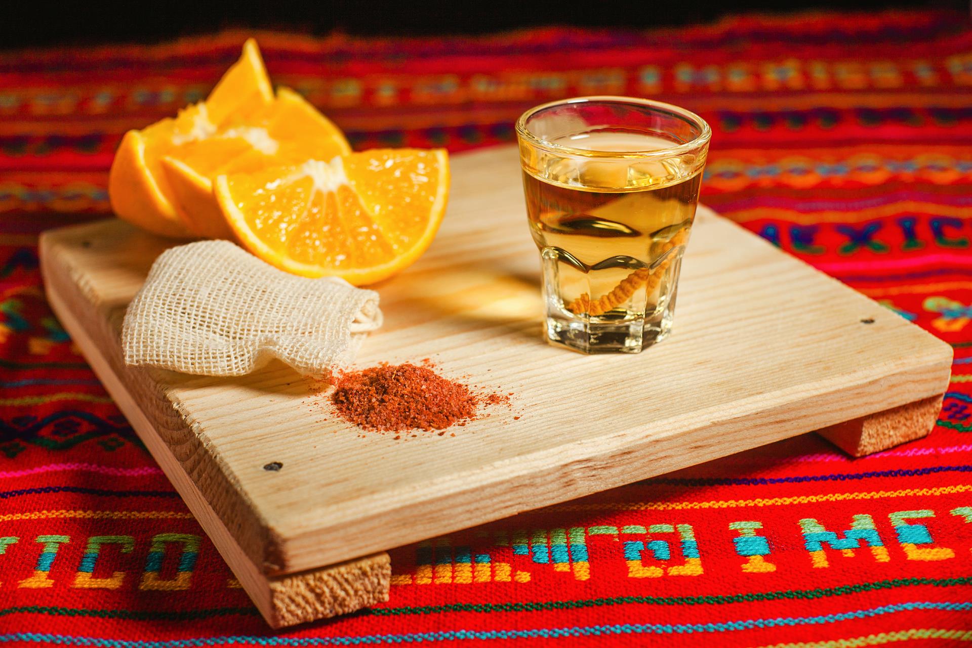 Mezcal mexicano, la primera bebida distinta al vino reseñada por Michelin
