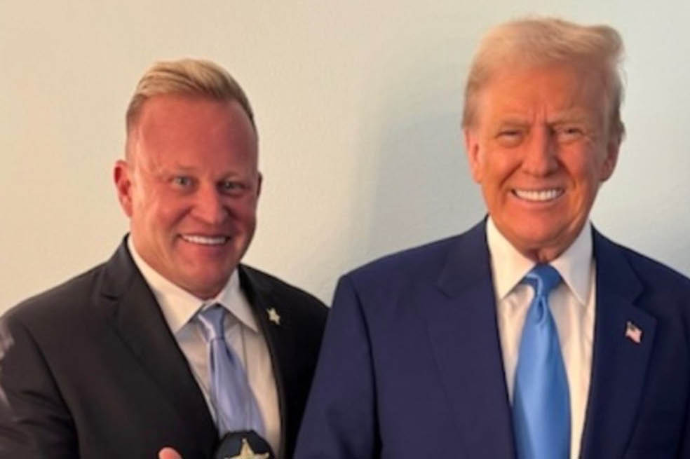 Newlin, exnominado de Trump para embajador, desmiente a Petro por apoyo a De la Espriella