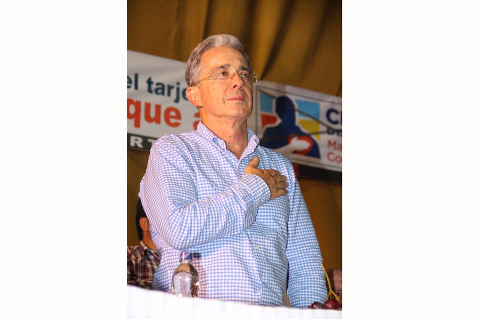 Fiscalía cita al expresidente Álvaro Uribe