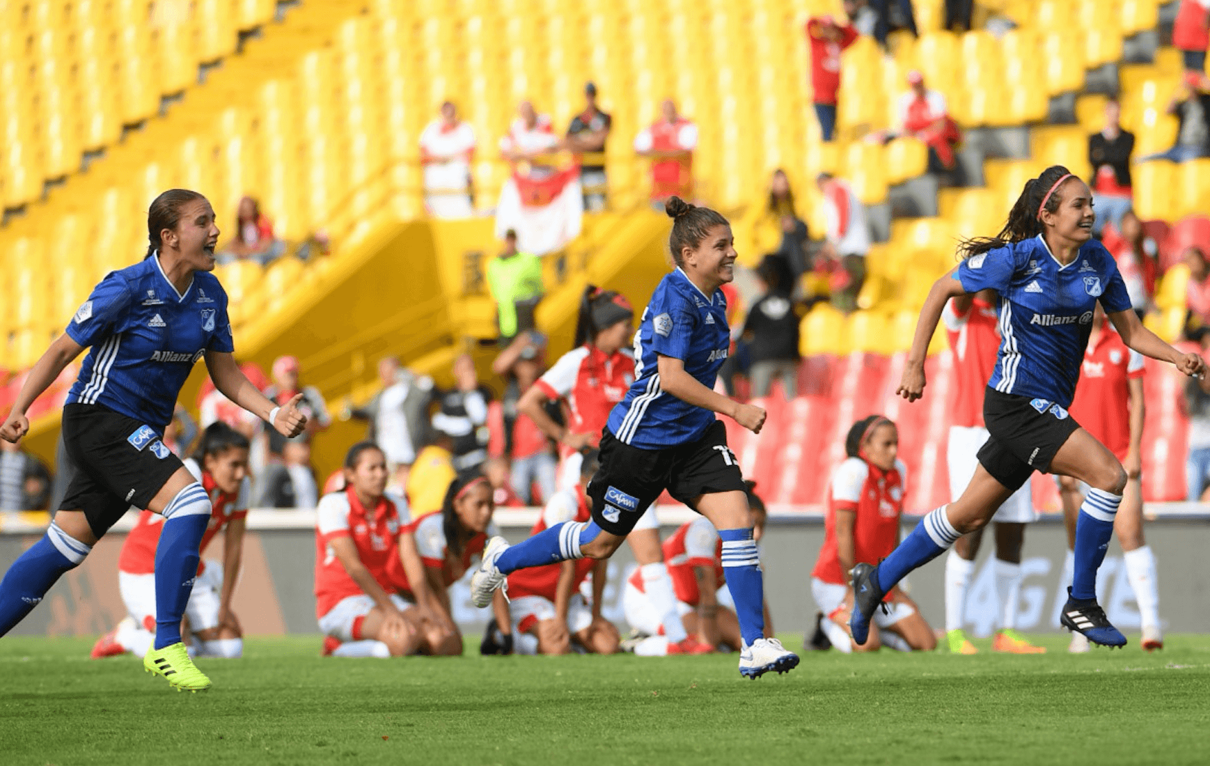 Fútbol profesional femenino, ¿por fin?