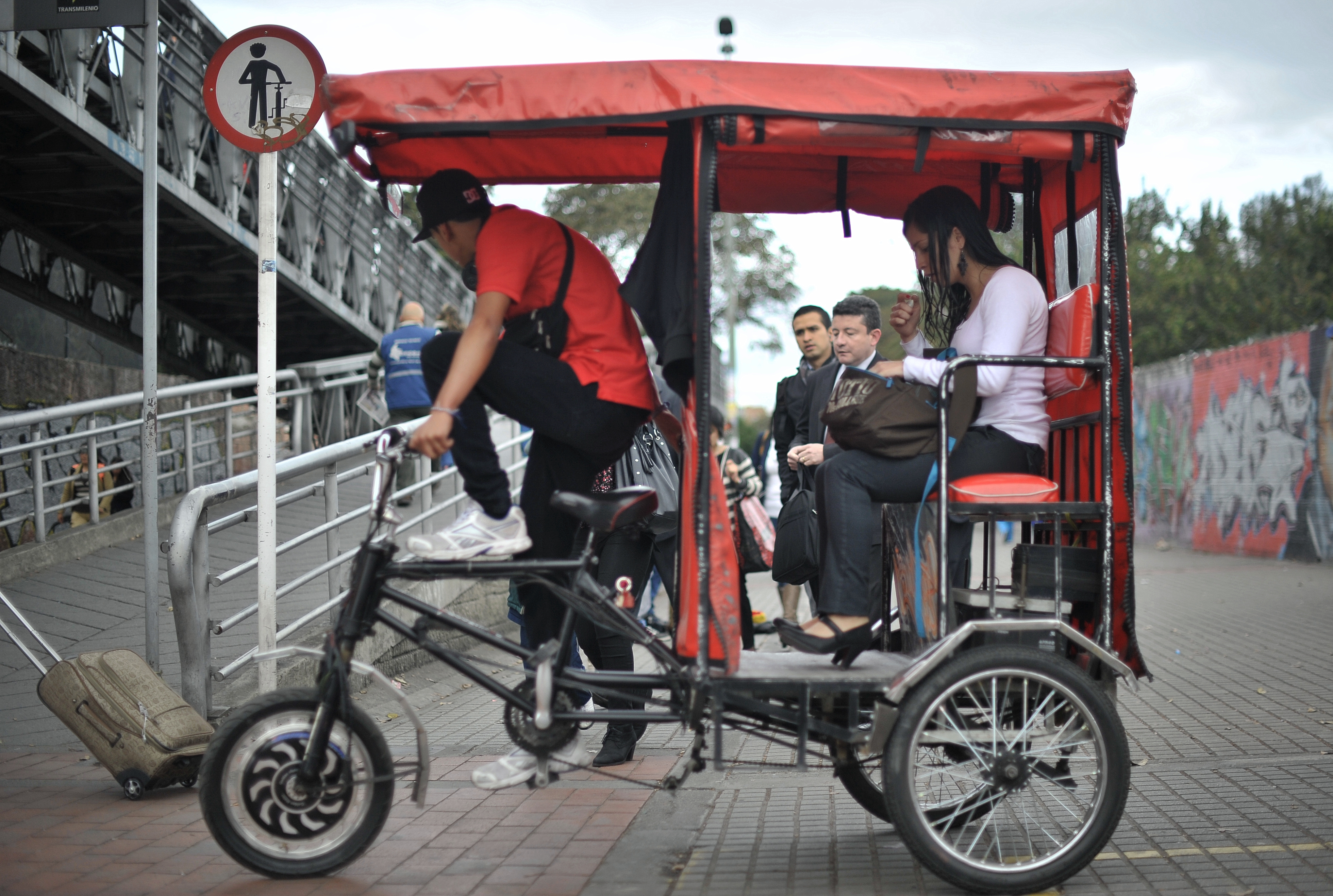 Radican proyecto en el Concejo para formular política pública de bicitaxis en Bogotá