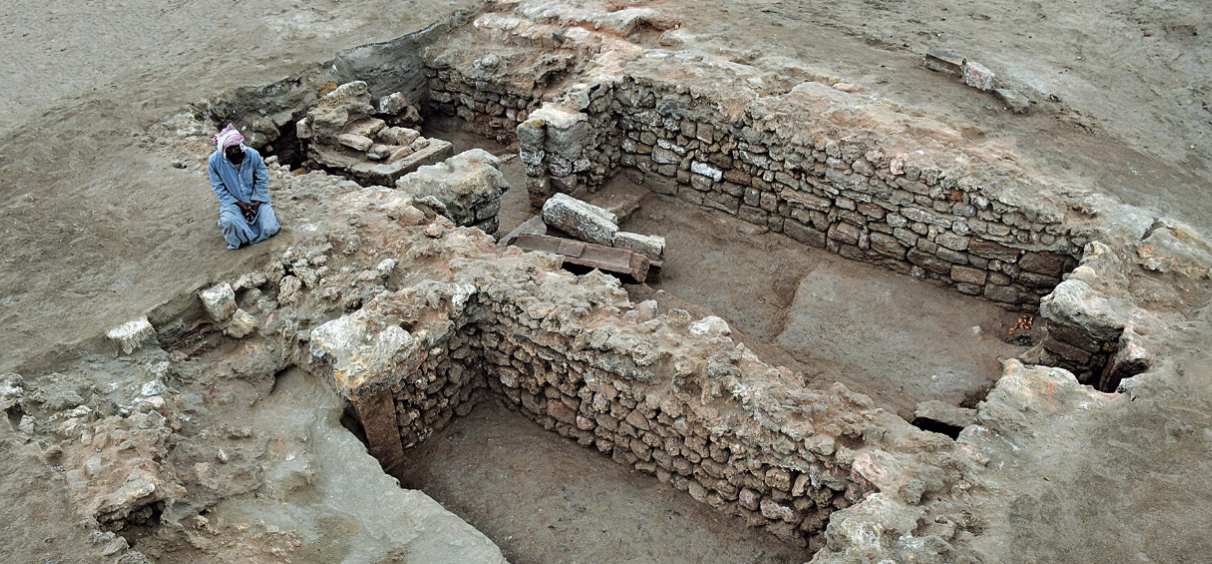 Descubren un santuario con halcones decapitados en un templo egipcio
