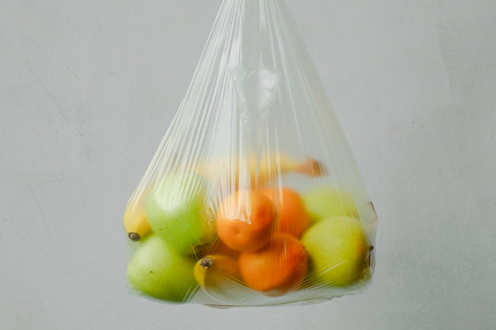 El segundo productor mundial de residuos plásticos empieza a cobrar por las bolsas de ese material