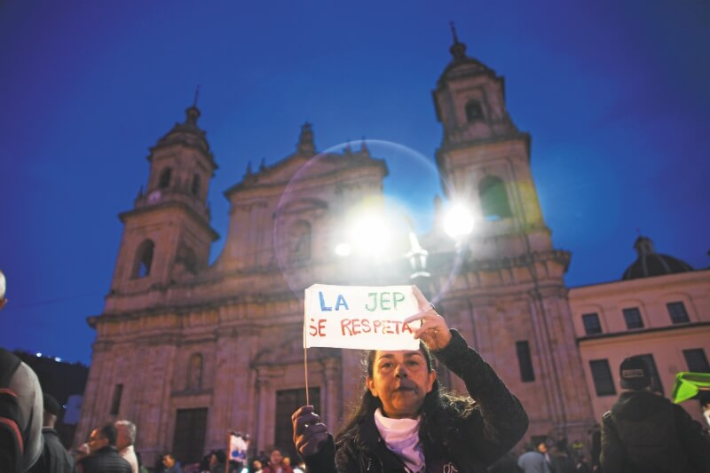 El eventual choque de trenes por las objeciones