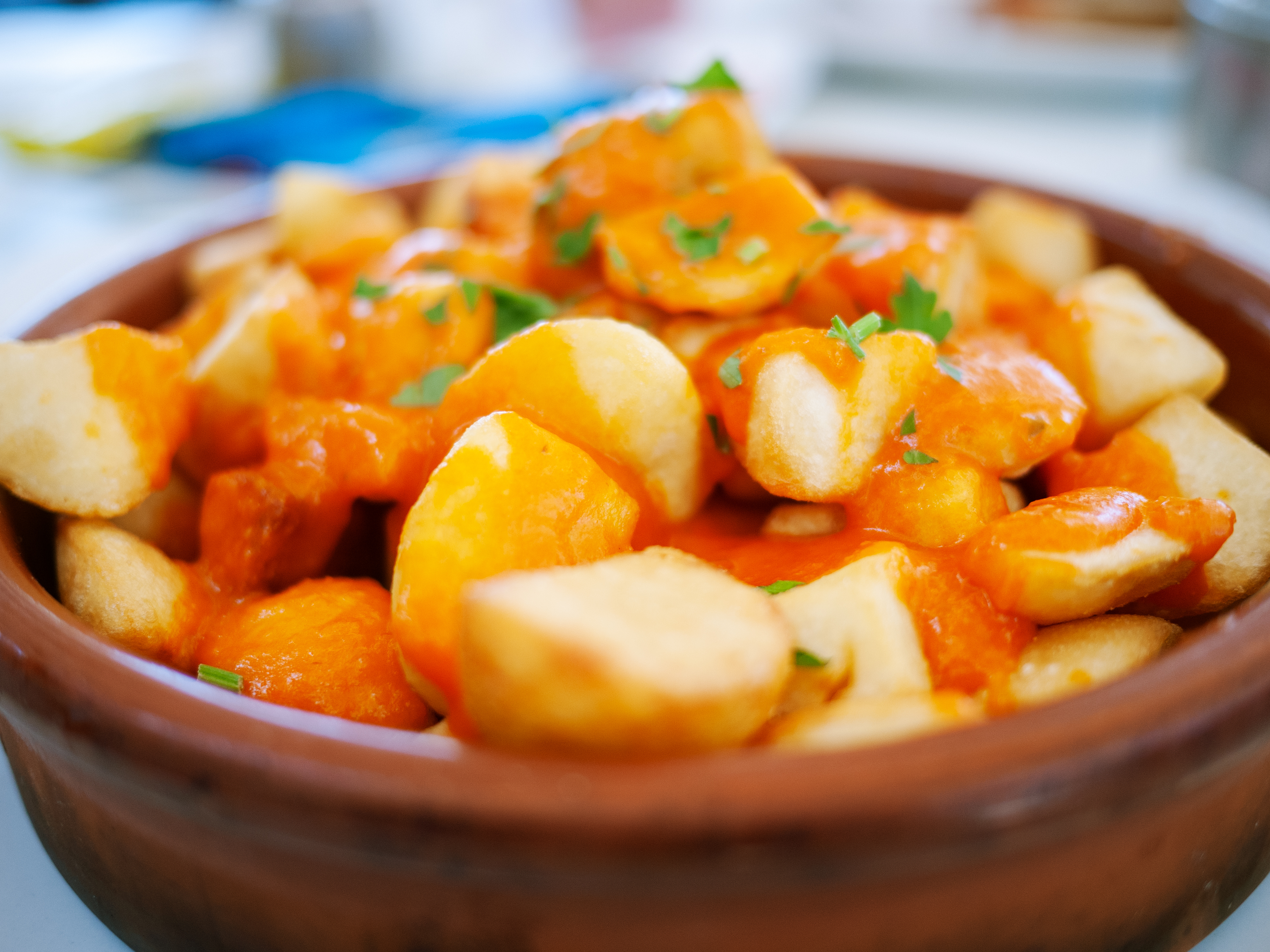 Saborea este miércoles una papas crocantes con hogao de chorizo