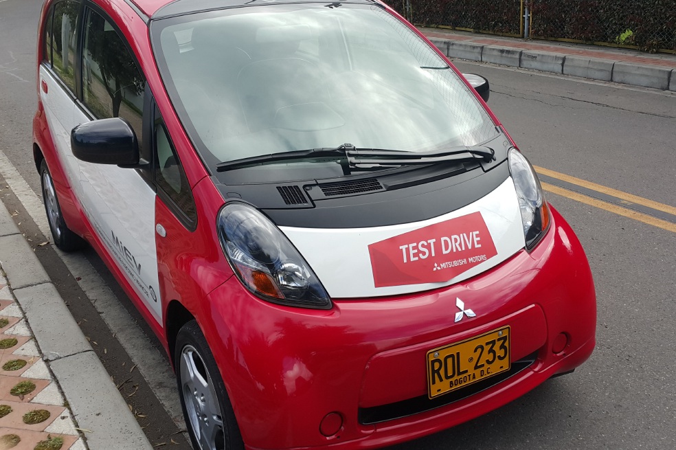 Mitsubishi i-Miev, auto eléctrico.
